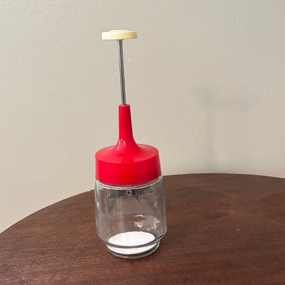 Ted Gemco Glass nut chopper